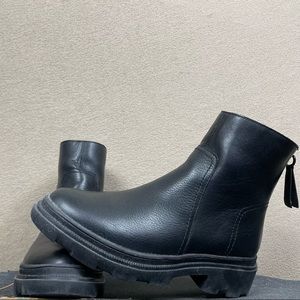Naturalizer Chelsea Leather Boot Size 8